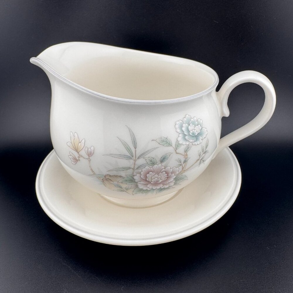 Noritake Santiago Versatone Gravy Boat with Attached Underplate 9307W41